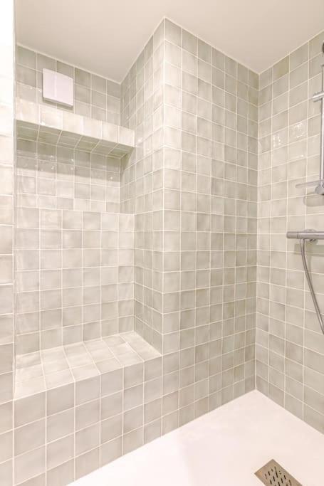 Charming Ideally Located In Paris, 9th Appartement