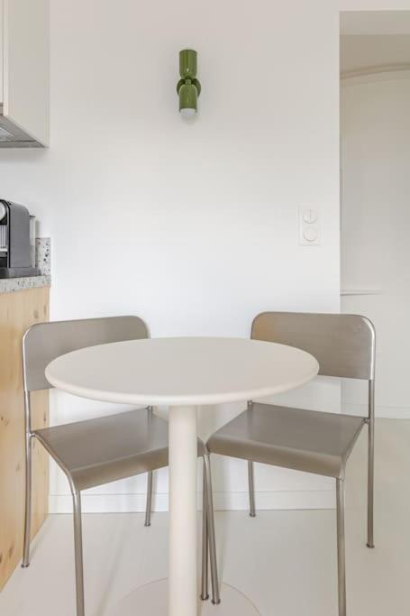 Appartement Charming Ideally Located In Paris, 9th
