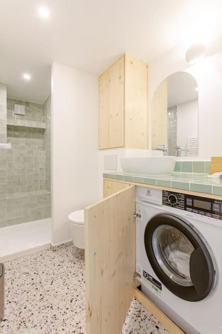 Appartement Charming Ideally Located In Paris, 9th Parijs